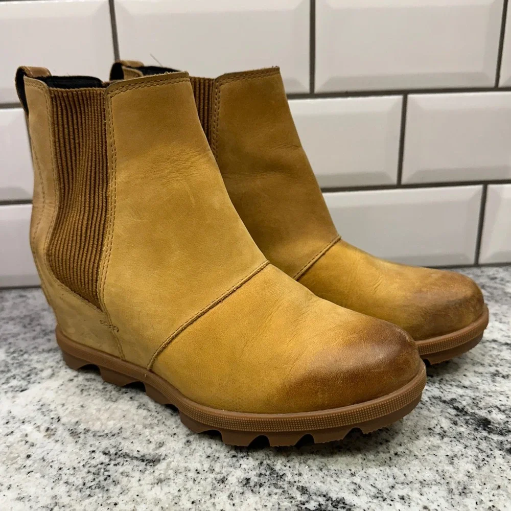 Sorel Womens 8.5 Joan of Arctic Wedge‎ II Chelsea Boots Camel Leather Waterproof